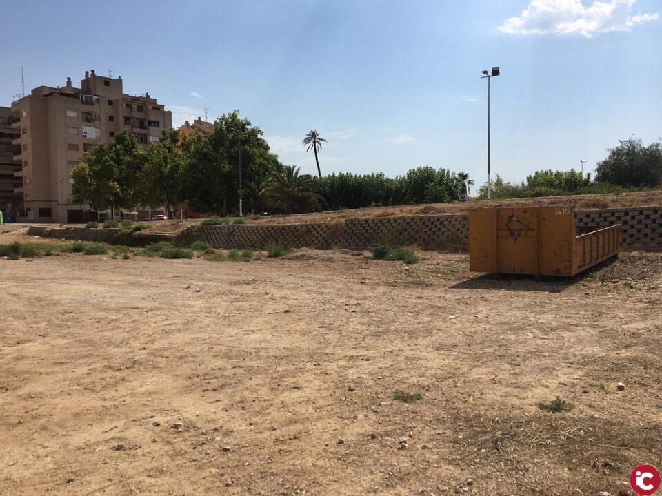 La Regidoria de Medi Ambient de l'Ajuntament de Monòver ha reubicat el contenidor destinat a la recollida de poda