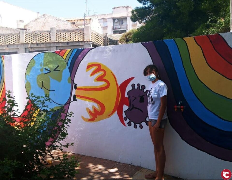 Finaliza el taller de pintura en la Casa de la Juventud de Aspe con un espectacular mural sobre el coronavirus