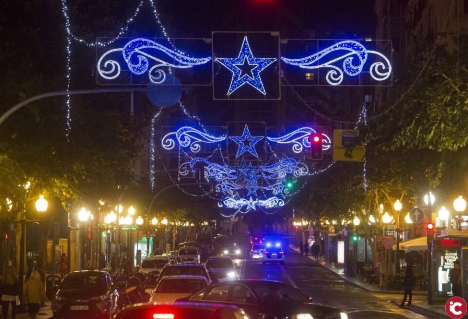 Contratación propone adjudicar la luces ornamentales de fiestas a la empresa Iluminaciones Ximénez