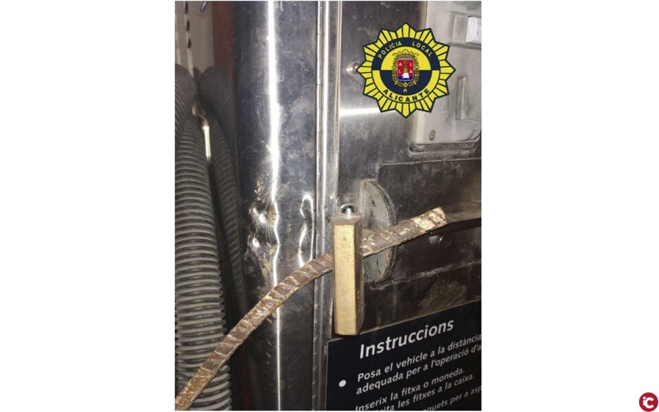 La Policía Local detiene a una persona robando en una Gasolinera de Alicante