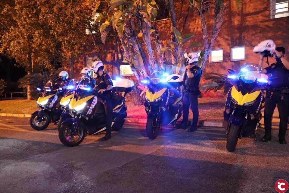 La Policía Local de Alicante detiene a dos personas tras robar móviles en la playa del Postiguet