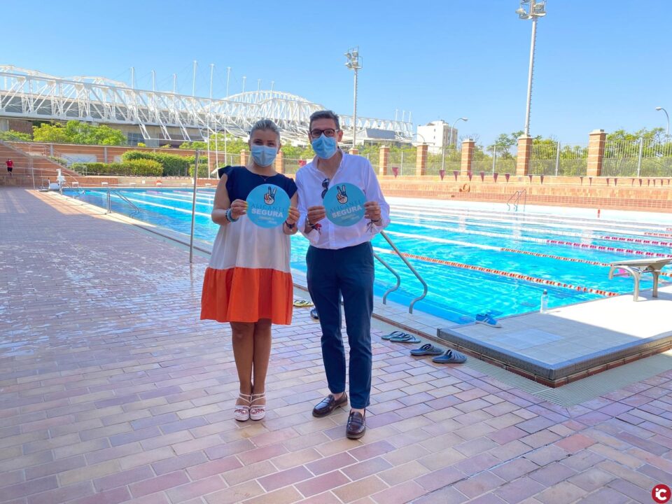 Las Piscinas del Monte Tossal del Ayuntamiento de Alicante reciben el distintivo 'Alicante Segura'