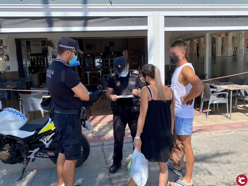 Un dispositivo especial de la Policía Local de El Campello concluye con cinco denuncias por mal uso de las mascarillas