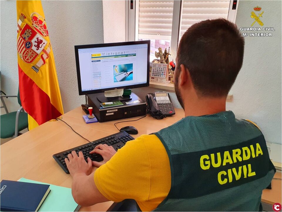 La Guardia Civil investiga a un hombre en Novelda que se acuchilló para simular un robo