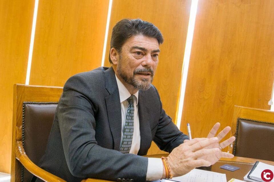 Luis Barcala se adhiere al pacto de los alcaldes de grandes municipios contra la incautación de los superávits municipales