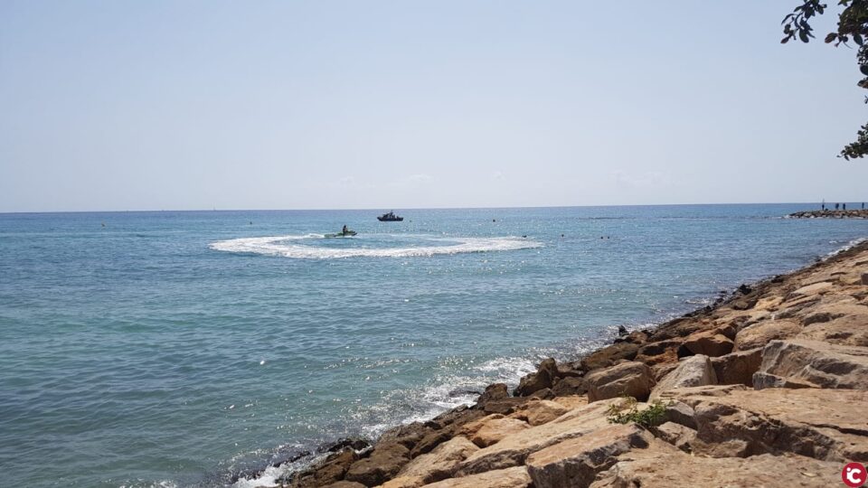 Un simulacro de rescate en la playa del Postiguet ratifica el nivel de seguridad de la playas de Alicante