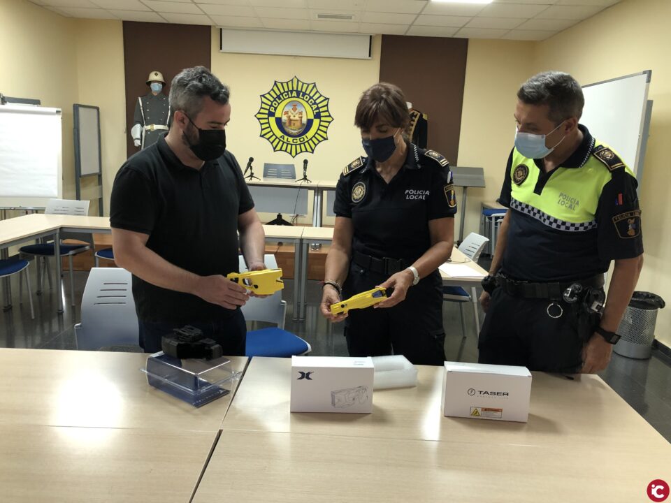 La Policia Local adquirix quatre pistoles Taser per a la seua protecció
