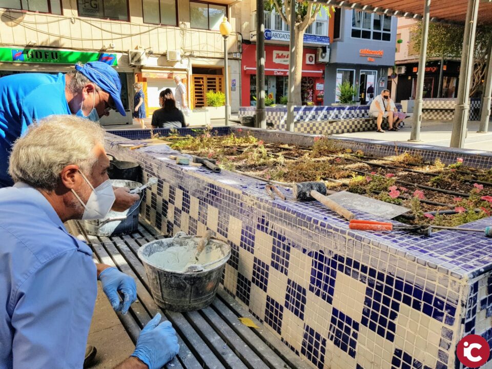 El Ayuntamiento de Elda repara los desperfectos de la Plaza Sagasta