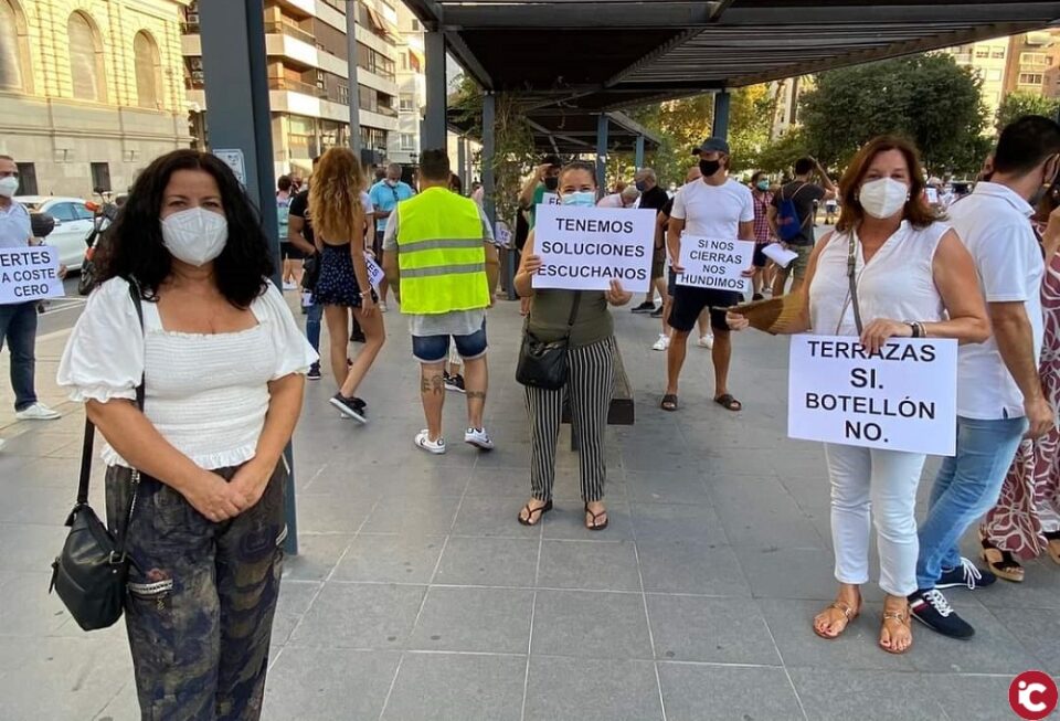 La hostelería de Alicante se une contra las restricciones y reclama un plan de ayudas urgentes para el sector