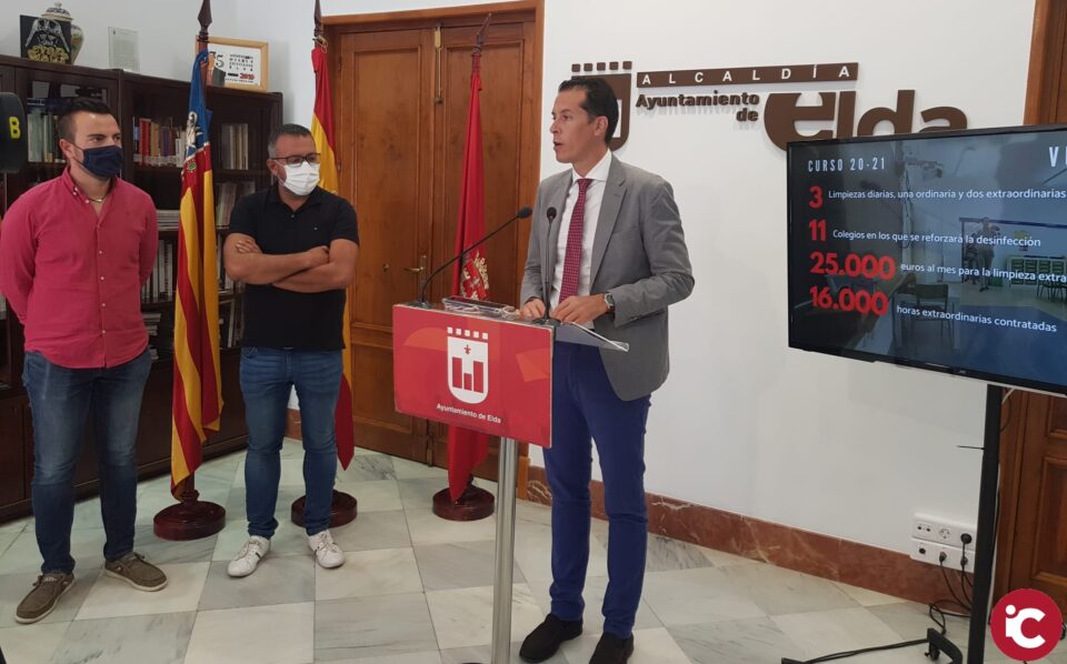 El Ayuntamiento de Elda refuerza la limpieza y desinfección de los centros educativos para garantizar la higiene en el inicio del curso escolar 2020-21