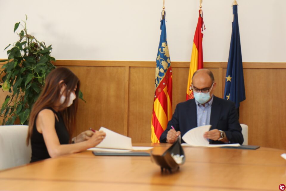 La Universitat d'Alacant i la Generalitat s'alien per a estudiar l'ús de les tecnologies com a motor d'inclusió social