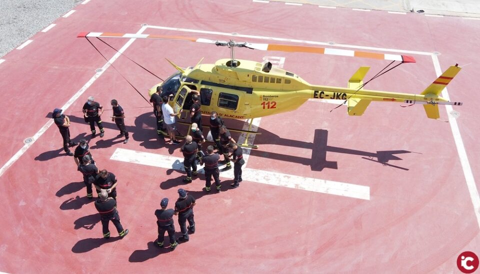 La incorporación del segundo helicóptero al Consorcio de Bomberos reduce en 25 minutos el tiempo de respuesta antes los incendios forestales