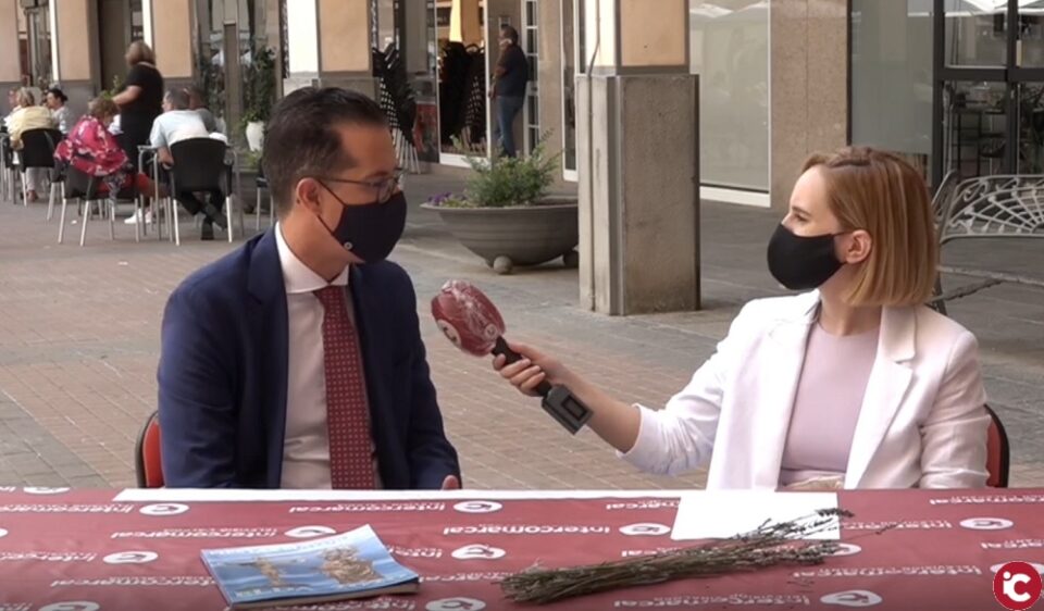 La Plaza Mayor de Elda se ha convertido en escenario de la retransmisión el directo del programa "Día a día"
