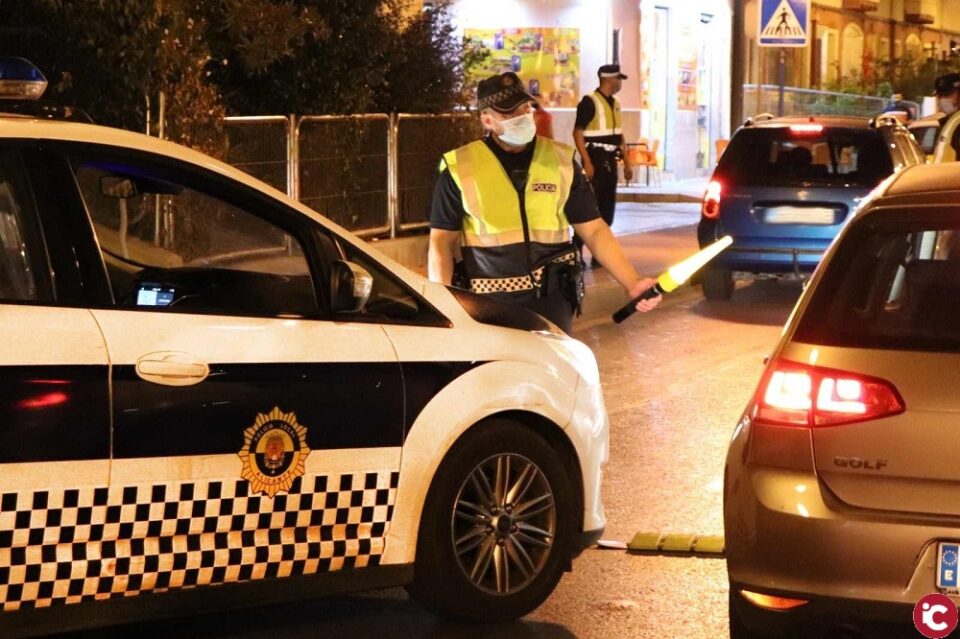 La Policía Local sanciona a 4 establecimientos e impone 45 denuncias por no llevar mascarilla
