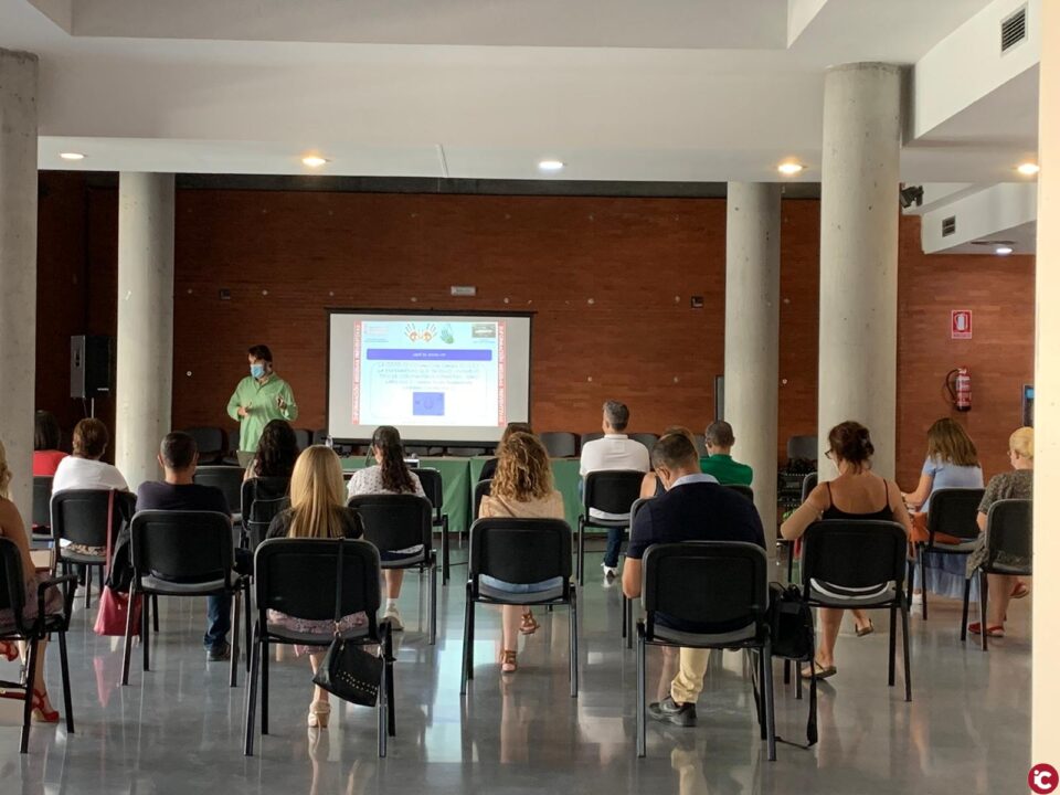 El Hospital organiza diferentes sesiones formativas sobre prevención de la covid-19 para el personal docente