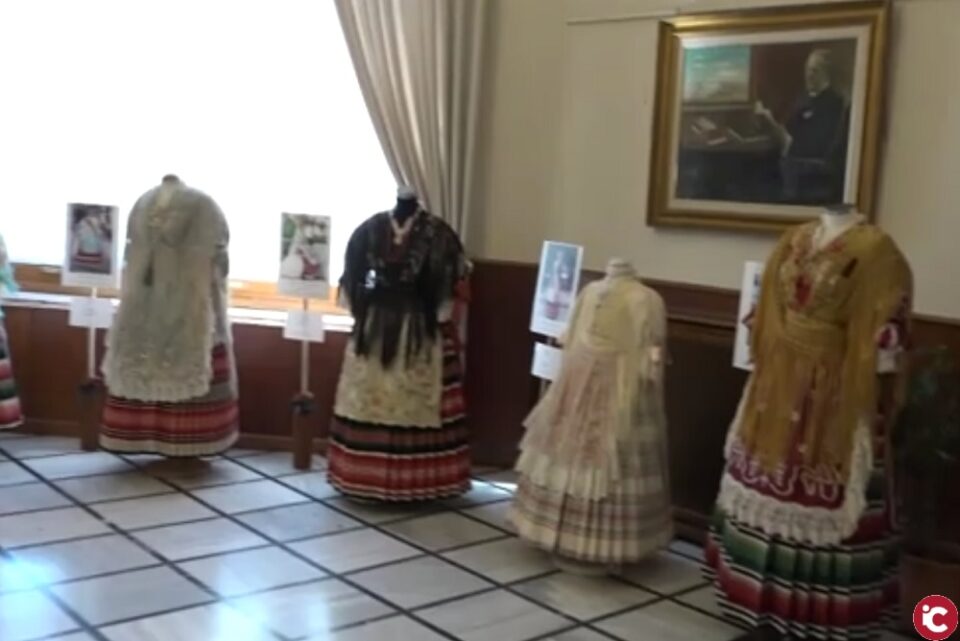 Visitem l'exposició "El refajo travessat"