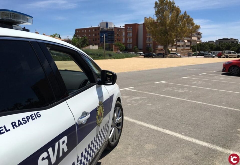 La Policía Local detiene infraganti a tres personas por un presunto delito de robo con fuerza