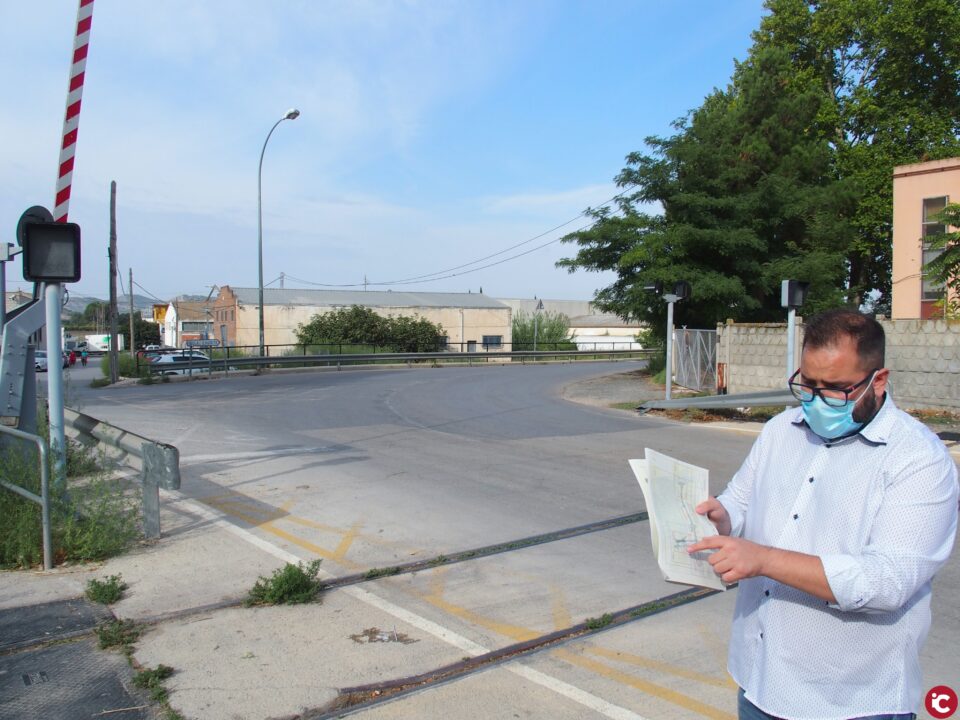La calle Rosalía de Castro se convertirá en un bulevar con dos rotondas y pasos subterráneos peatonal y de vehículos en su trazado para eliminar el cruce ferroviario
