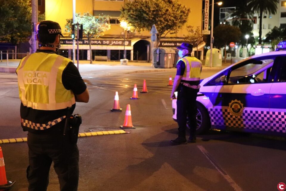 La Policía Local impone esta noche una veintena de denuncias por no llevar mascarilla