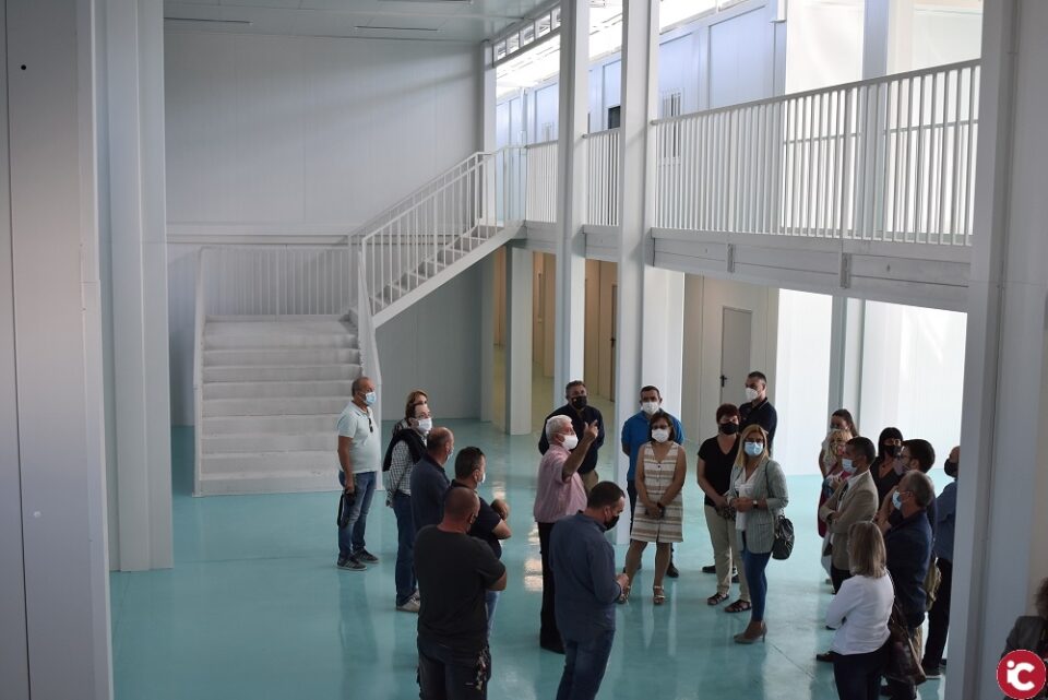 El IES Azorín comienza el trasladado a las nuevas aulas prefabricadas que acogerán a los alumnos y profesores tras el puente de octubre