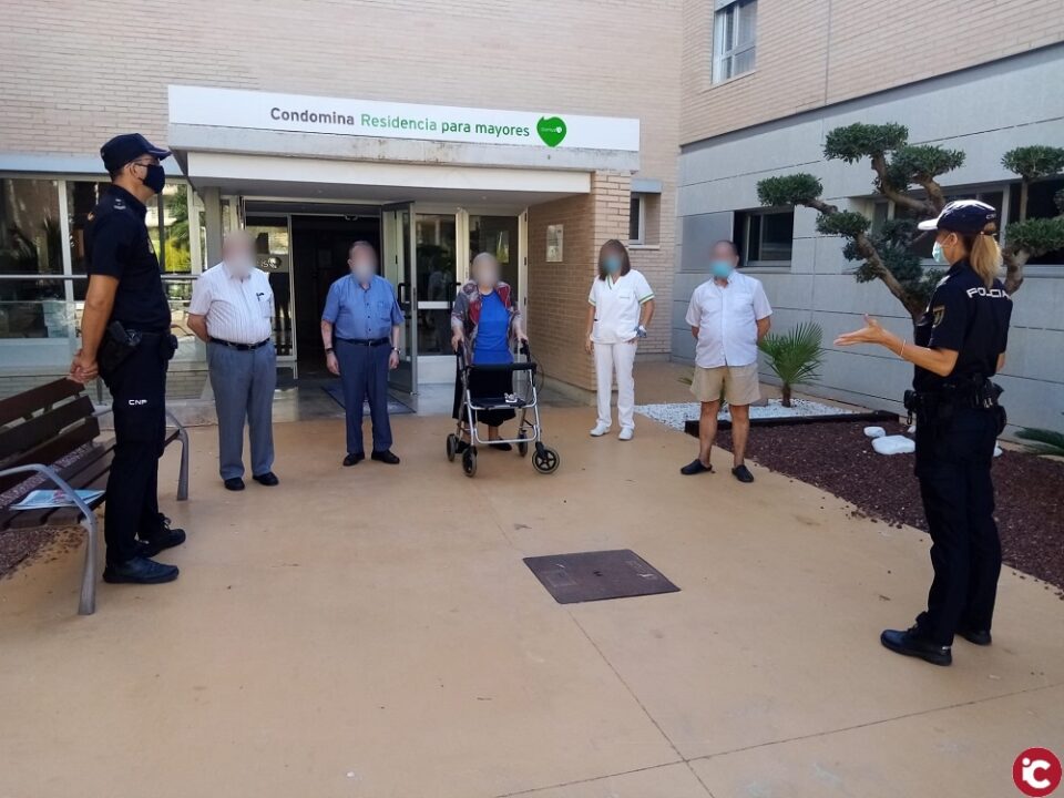 La Policía Nacional ha detenido a una persona que se hacía pasar por revisor de compañías de suministros para robar en viviendas de personas de edad avanzada