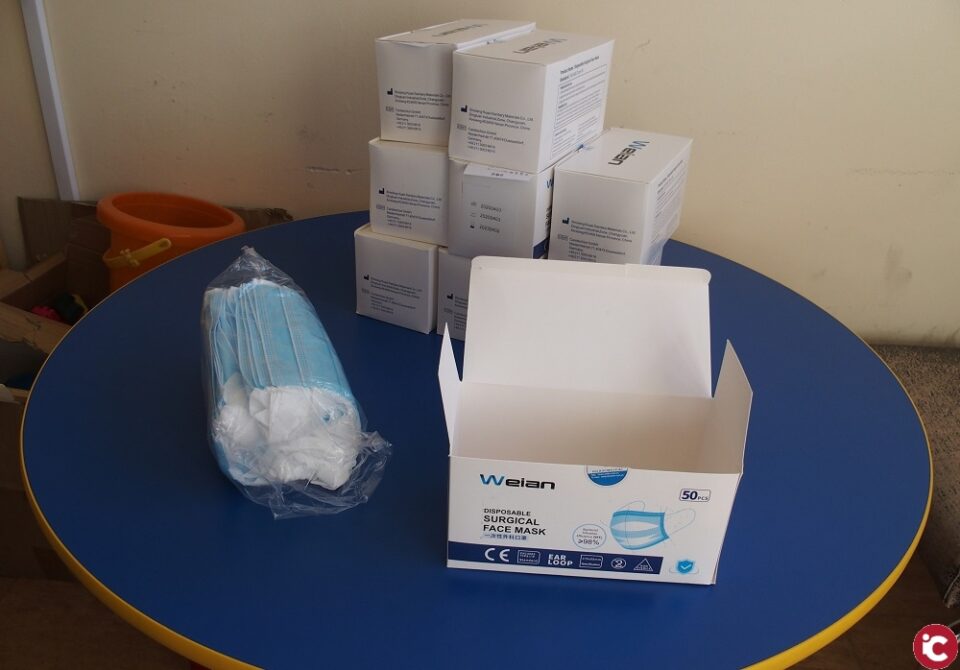 La Concejalía de Educación reparte 8.000 mascarillas higiénicas en los centros educativos de Villena