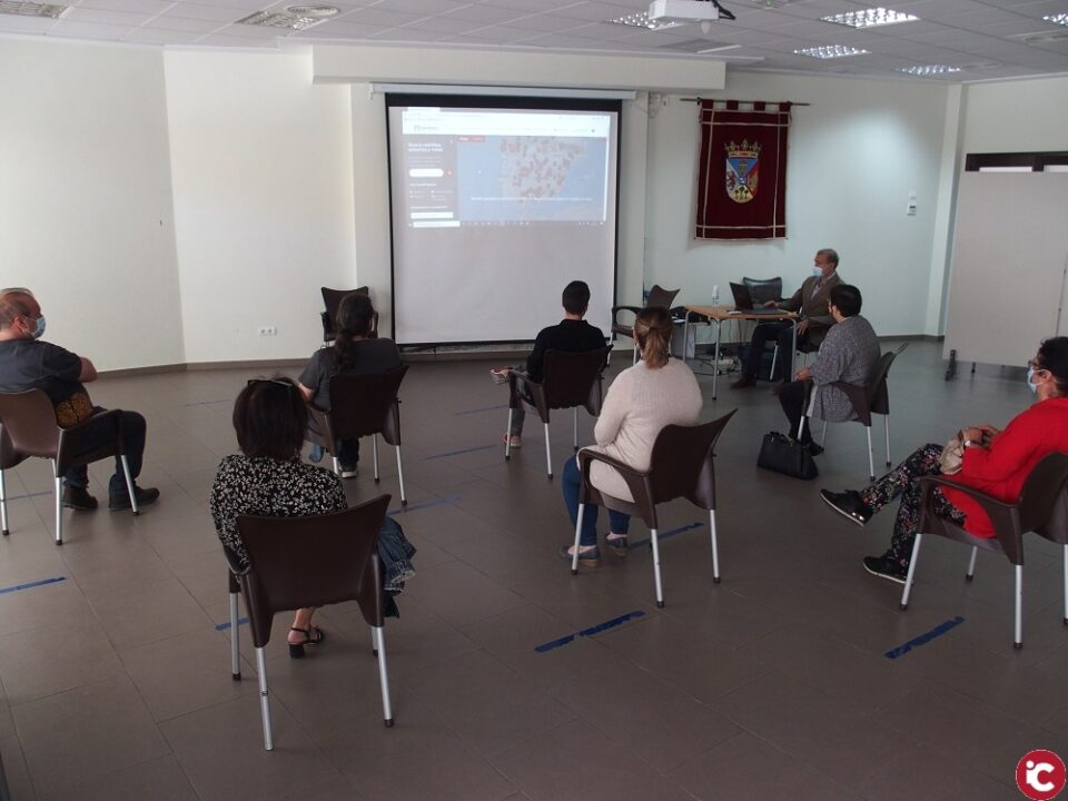 El presidente de la Asociación de Castillos y Palacios Turísticos de España visita la ciudad y explica las acciones de promoción turística para Villena