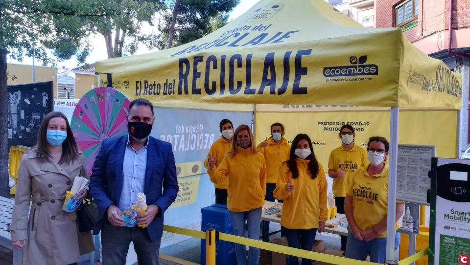 El Alcalde de Ibi recibe al Reto del Reciclaje