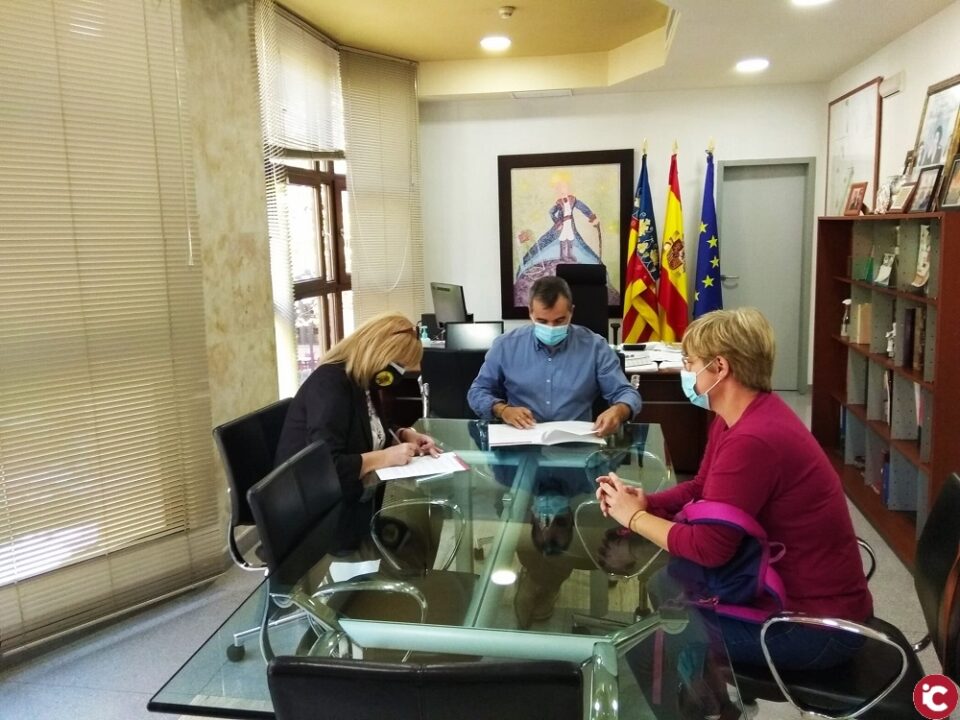 El Ayuntamiento de Aspe firma el convenio con la Sociedad Musical y Cultural Virgen de las Nieves