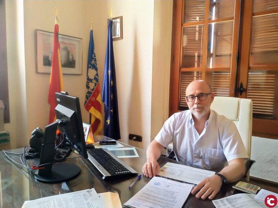 Nuevas ayudas a los comerciantes y empresarios monoveros