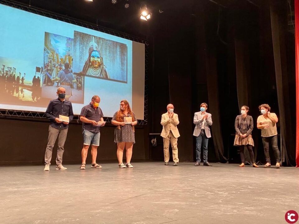 El acto de presentación del llibret virtual y de un documental se convierte en un panegírico de los Moros y Cristianos de El Campello