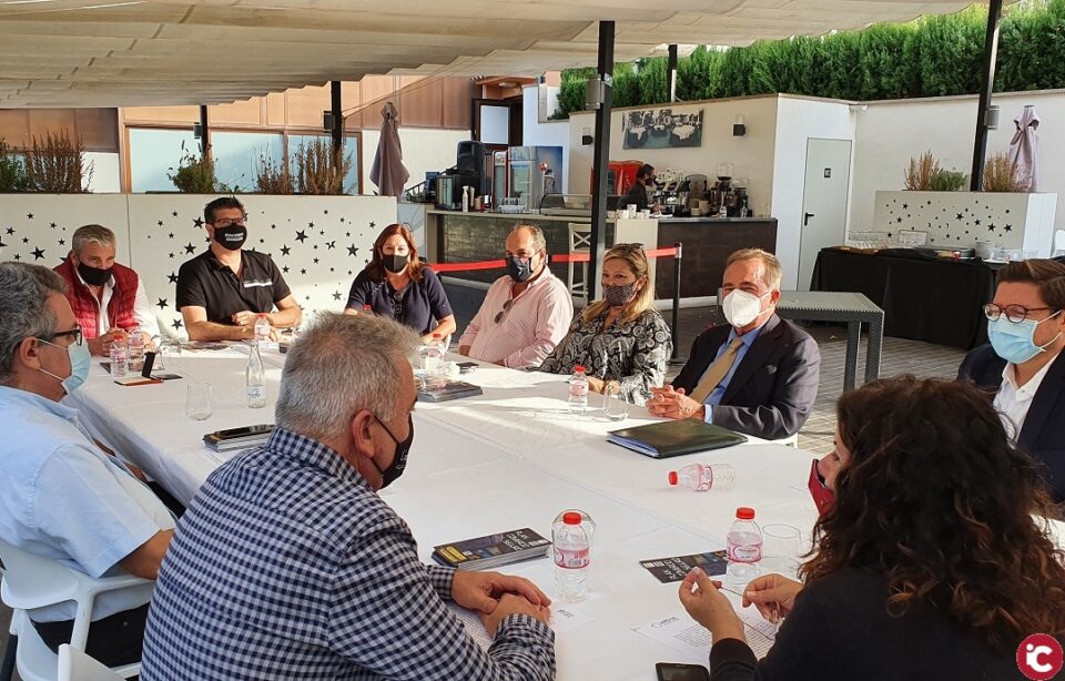 APEHA presenta sus peticiones al presidente de la Cámara