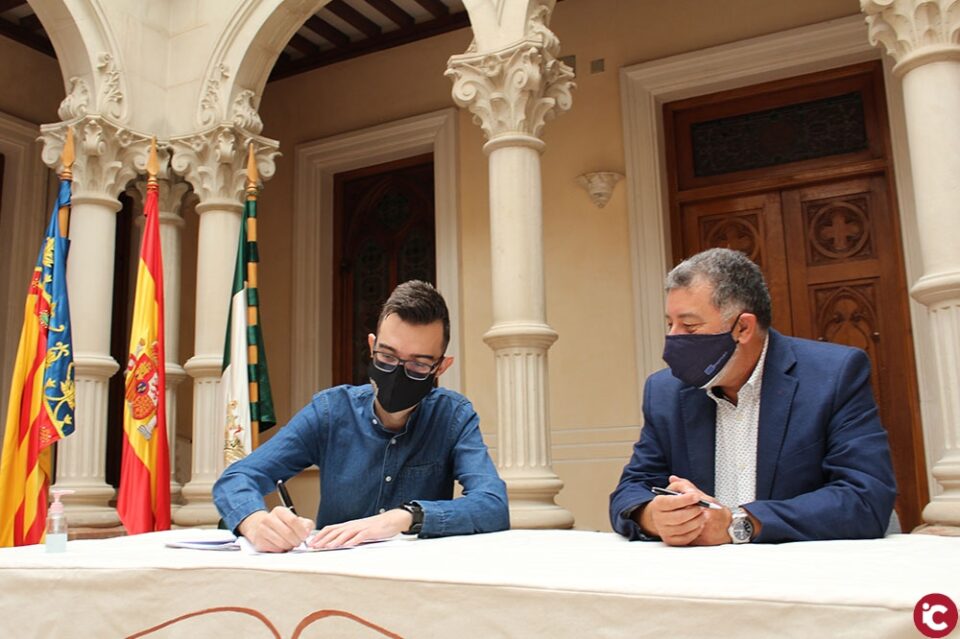 El Ayuntamiento firma un convenio con el CIFP Valle de Elda para potenciar la Formación Profesional Dual