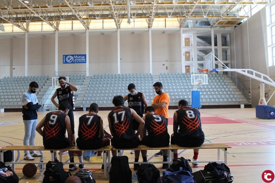Victoria en el último partido de pretemporada del Sénior Femenino del Mutua Levante Nou Bàsquet Alcoi de Primera División Nacional que esta semana empieza la Liga