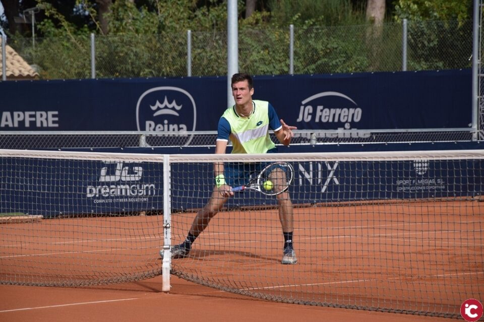 Pedro Martínez y Bernabé Zapata cumplen como favoritos