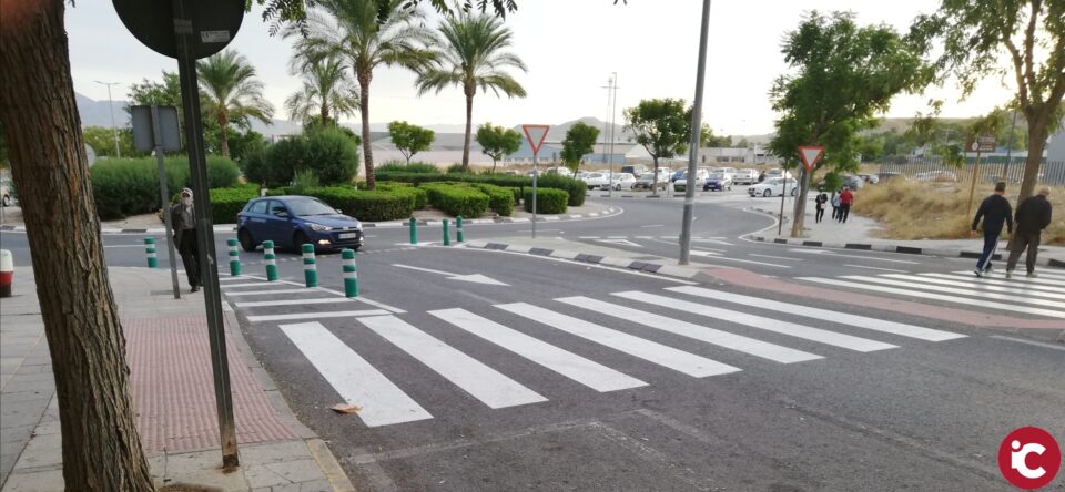 La Concejalía de Servicios y Mantenimiento realiza mejoras de seguridad en los accesos al nuevo Centro de Salud de Aspe