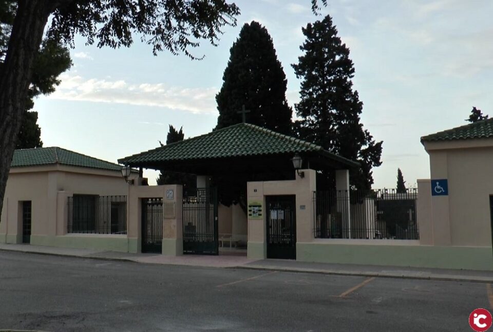 El Cementerio Municipal de Petrer se prepara para la festividad del 1 de Noviembre