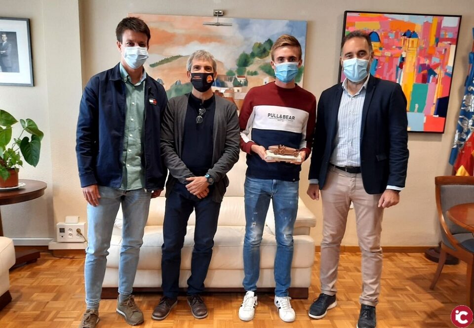 Recepción en el Ayuntamiento del atleta ibense Javier Mirón tras proclamarse Campeón de España sub-23