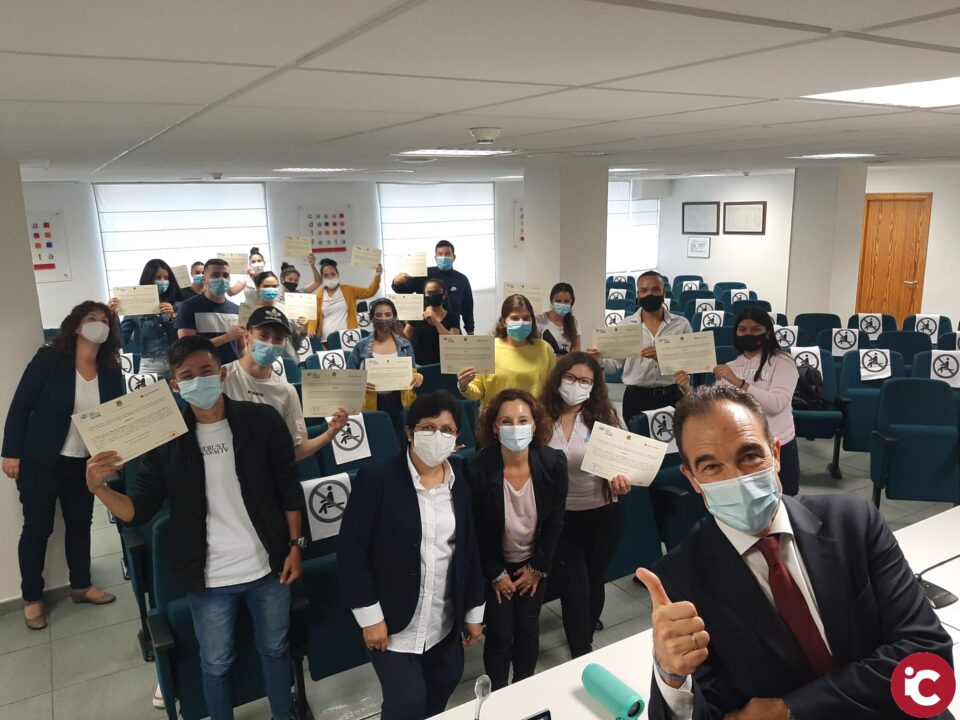 Una veintena de jóvenes de los barrios de la Zona Norte y del Cementerio superan el taller de competencias básicas para el empleo