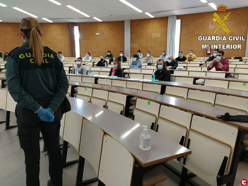 Cerca de 27.000 personas opositan a una de las 2.154 plazas ofertadas por la Guardia Civil