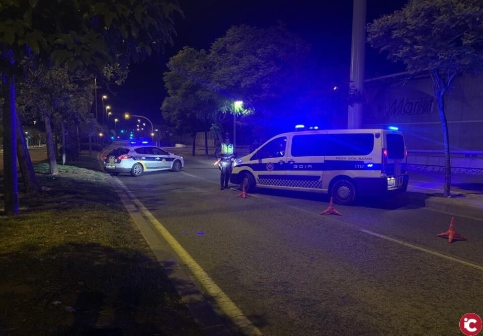 La Policía Local cierra el operativo nocturno con máximo cumplimiento en el toque de queda en Alicante