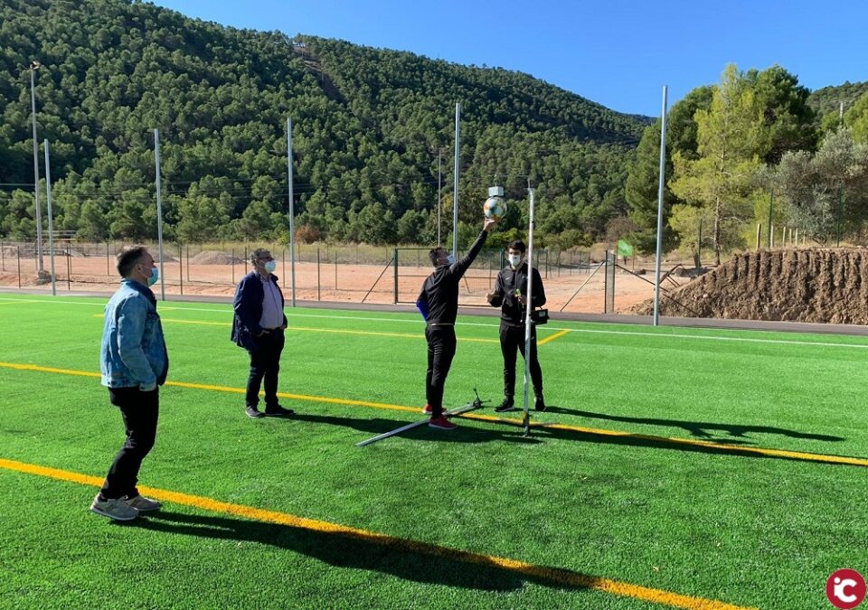 La gespa artificial del camp de futbol de l'ampliació del Francisco Laporta passa les proves de qualitat