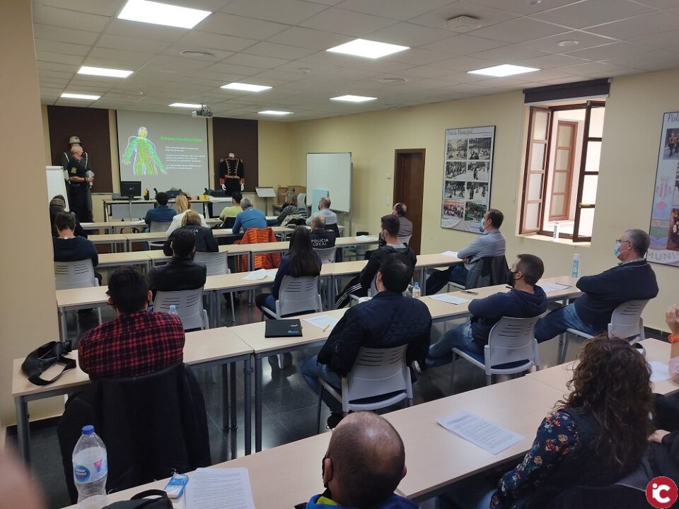 La Policia Local realitza un curs als seus agents per a utilitzar correctament les "Taser"