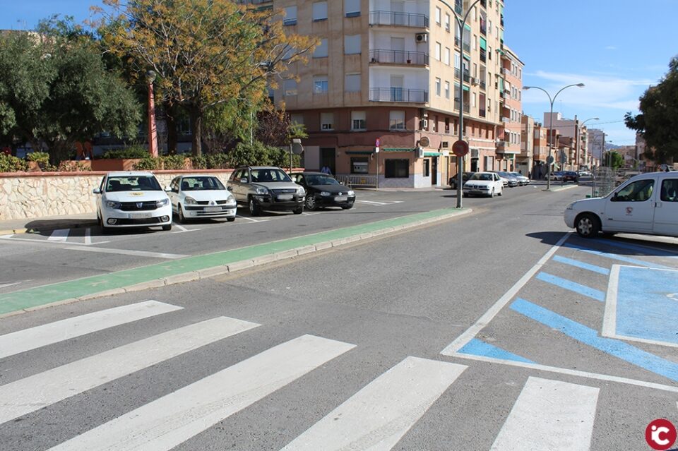 Tráfico mejora el aparcamiento en la Avenida Alfonso el Sabio