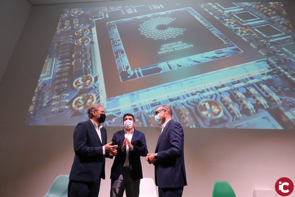 El presidente de la Diputación presenta en el ADDA el proyecto que desarrolla CENID sobre digitalización de la montaña alicantina