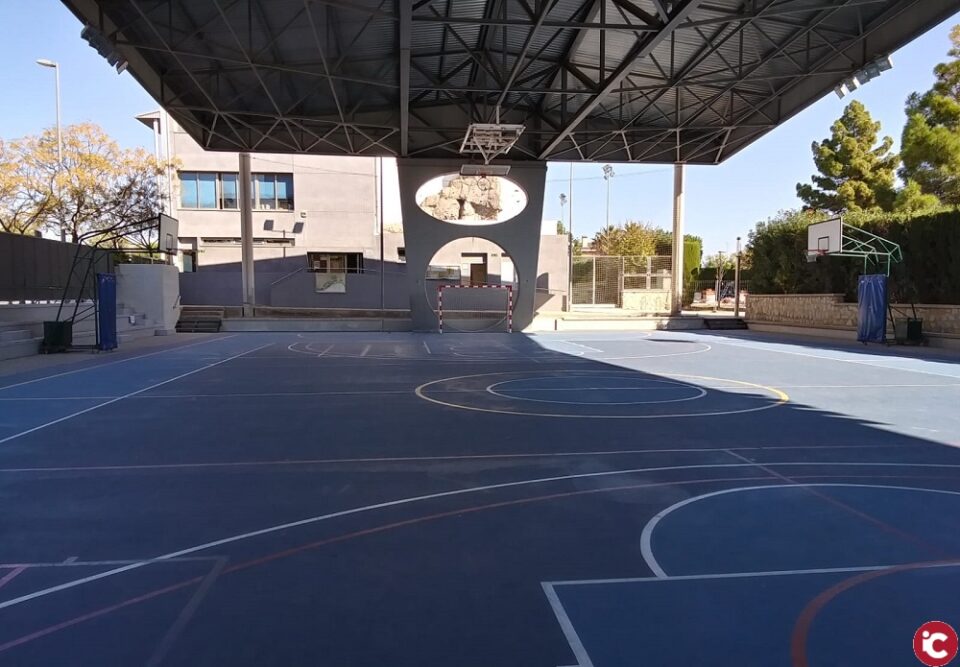 Deportes instalará asientos en las gradas de la pista cubierta y pista azul