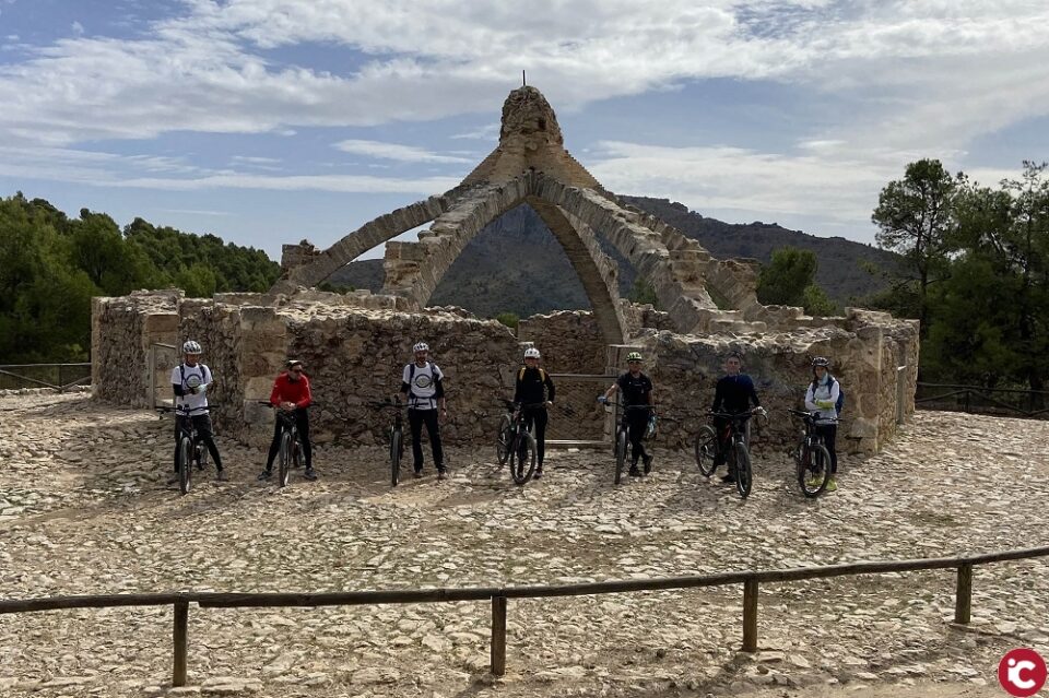 Alicante Interior resalta la celebración de un press trip como señal de destino seguro