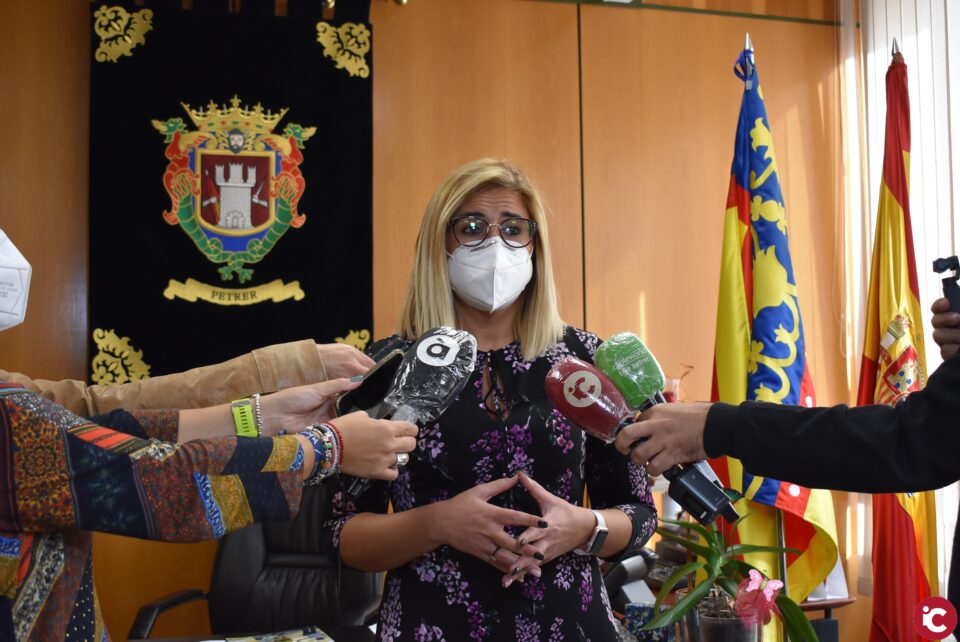 La alcaldesa apela a la "responsabilidad comunitaria" tras decretarse el confinamiento