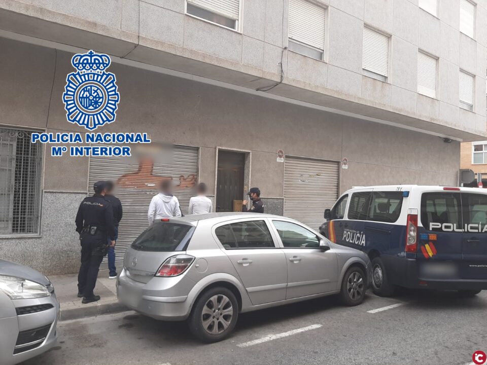 La Policía Nacional descubre un local donde se favorecía el consumo de sustancias estupefacientes a menores