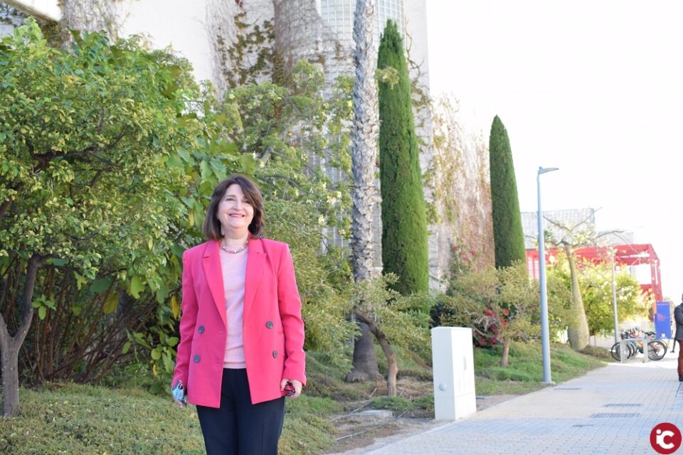 Amparo Navarro Faure presenta su candidatura oficial a Rectora de la Universidad de Alicante
